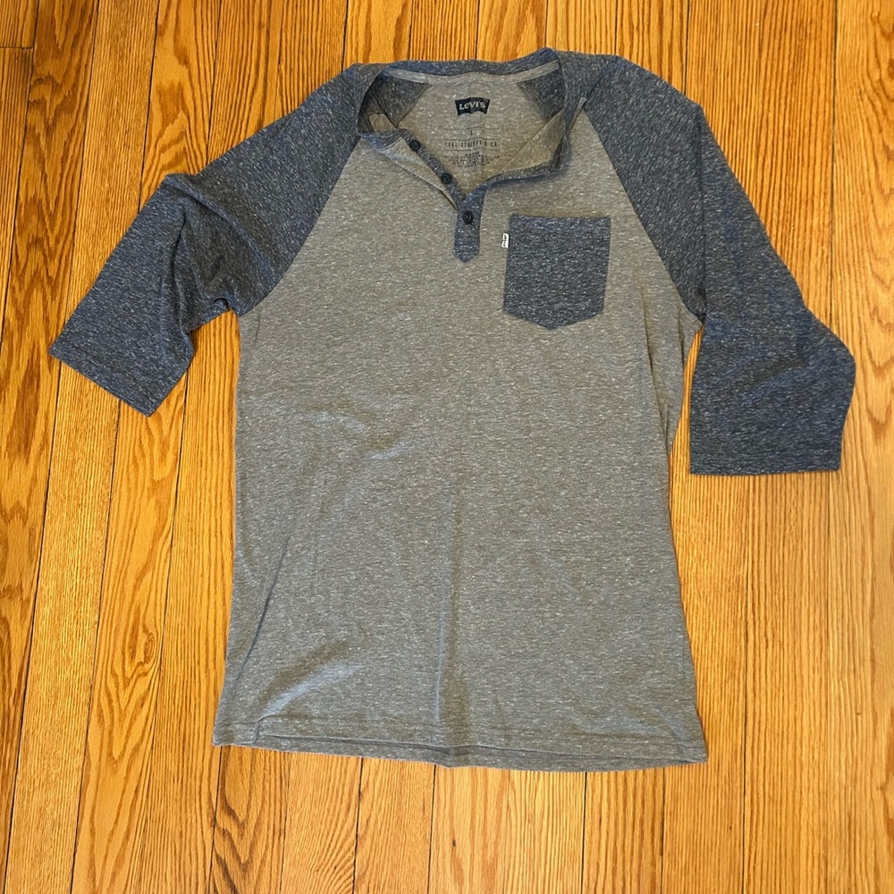 Levi’s Henley Baseball Tee